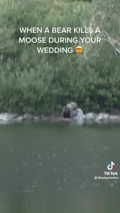When nature keeps it real at your nature themed wedding