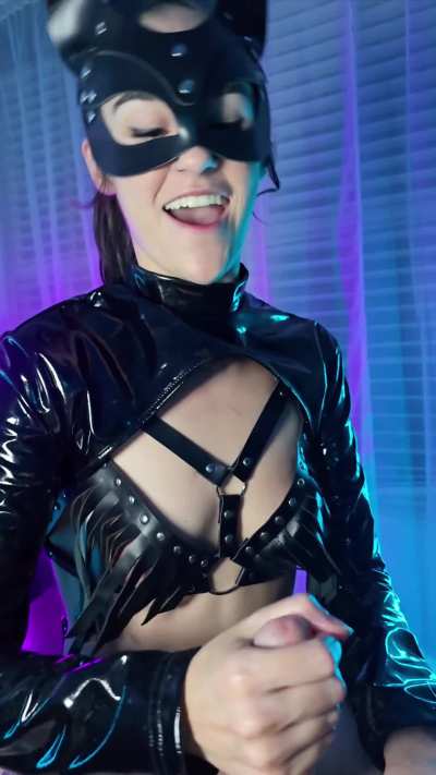 I'm making you cum for me