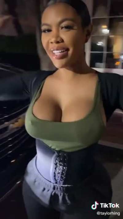 #Bust<wbr>ItCha<wbr>lleng<wbr>e She ain’t do it right but idgaf