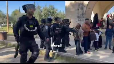 Israeli occupation forces attack innocent families and worshippers at Al Aqsa mosque under heavy cover of tear gas and sound grenades, Apr 15, 2022