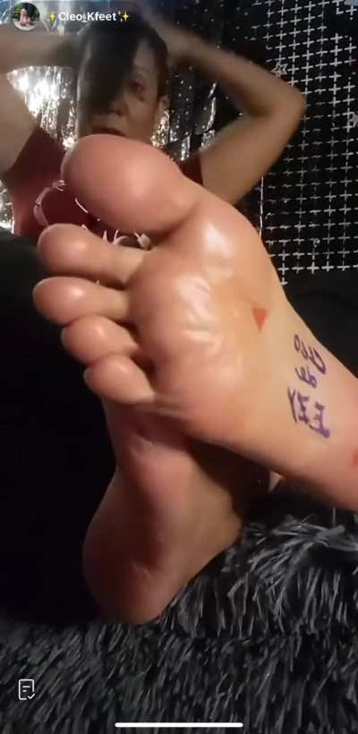 Cleo_kfeet