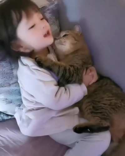 Cute Cuddles🥰