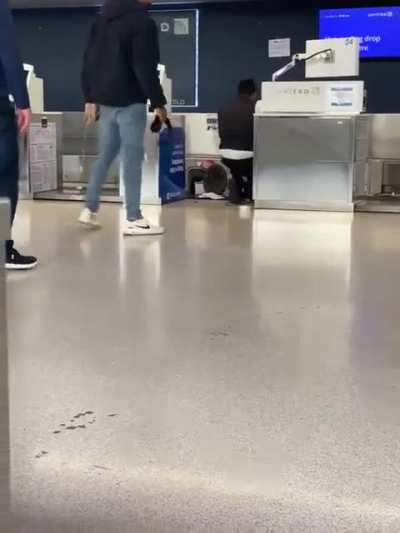 Anything to claim ?- yeah, these hands. Airport fight