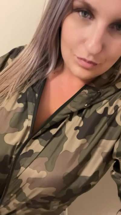 I hope mom boobs are your thing (reveal)