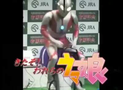 Ayo! Ultraman! What the heck are you doing?!