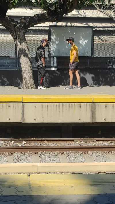 I provoke a boy in the station he sucks me on the stairs of the building 😈 more in profi<wbr>le🔞🥵
