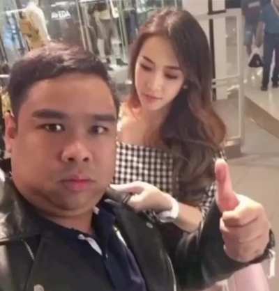 el admin consiguiendo novia