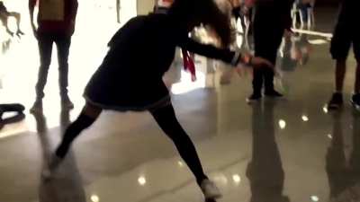 Fiz uma edit do ycaro dançando pq sim ._.