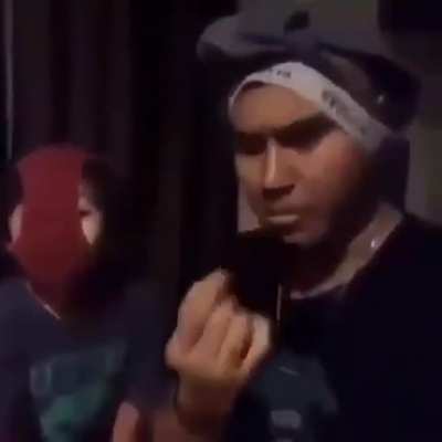 😿