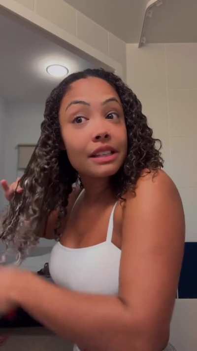 Ela tá sumida