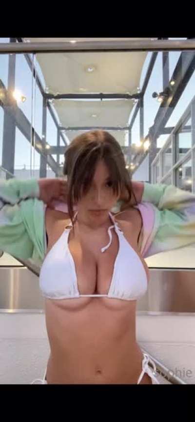 👀