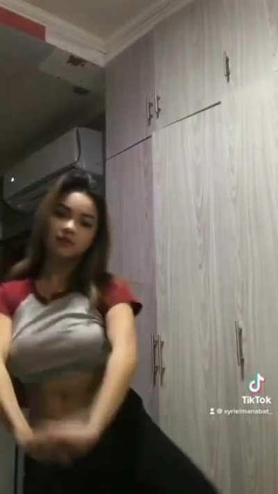 Xyriel Manabat