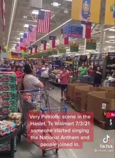 Walmart Shoppers paying homage to wokeuplikethis* 🙏🙏🙏