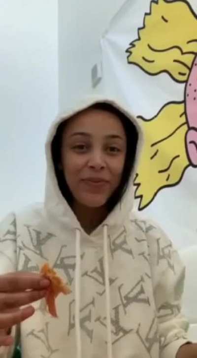 Doja Cat nipslip, upvote a göre celebrity arşivimi patlatırım