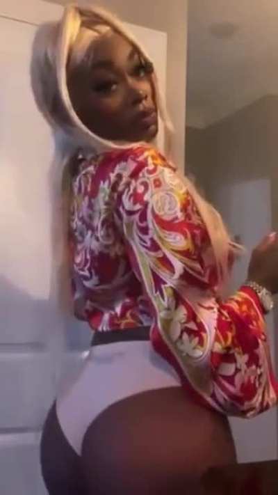 Mini Ass Shake 🍑 iG Live