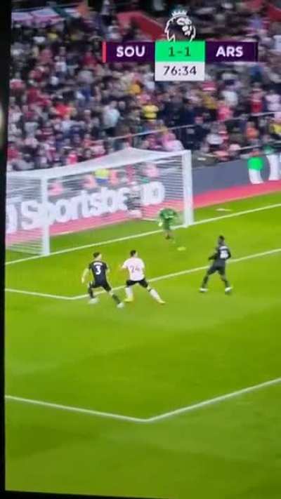 Elyounoussi on Tierney. Turn up volume and you can actually hear the contact. looks like he sees the ball is going over his head and swings his arm straight in to Tierney's neck.