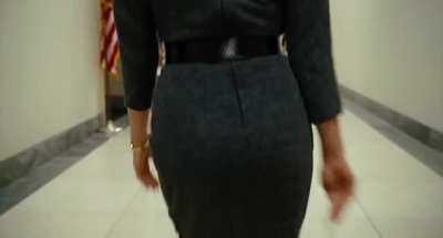 Amy Adams could be the perfect secretary ...with that fat ass moving left and right<wbr>....w<wbr>alkin<wbr>g down the office teasing everyone .And a boss's bitch who would fuck her during office hours and trade her to sign office deals I wanna pull that pony tail and t