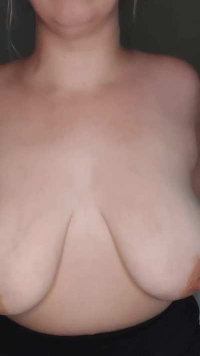 Play with my mom tits