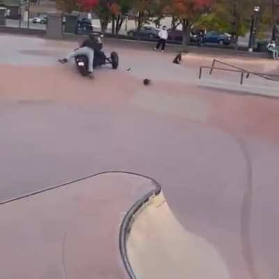 Douche-bag gets what's coming to him.