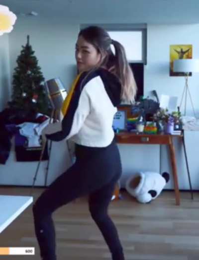 Those moves are killing it Jeannie 🤤