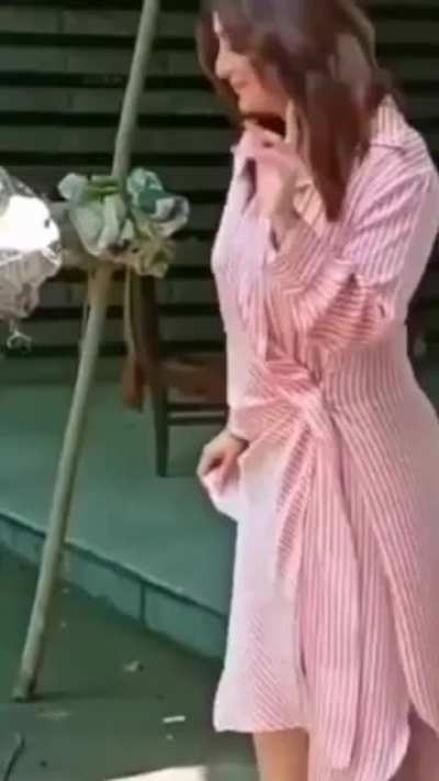 Kareena’s black panties visible 🔥🔥🔥🔥