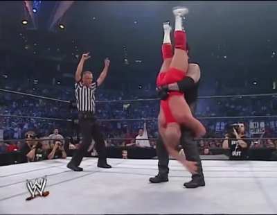 Kurt Angle vs The Undertaker (Smackdown 7/4/02)