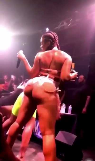 🍑