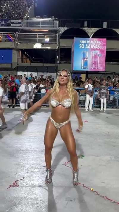 Gabi Martins