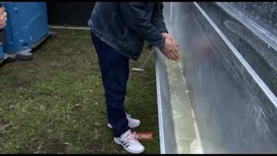 Tourist Mistakes Urinal for Sink in Amsterdam