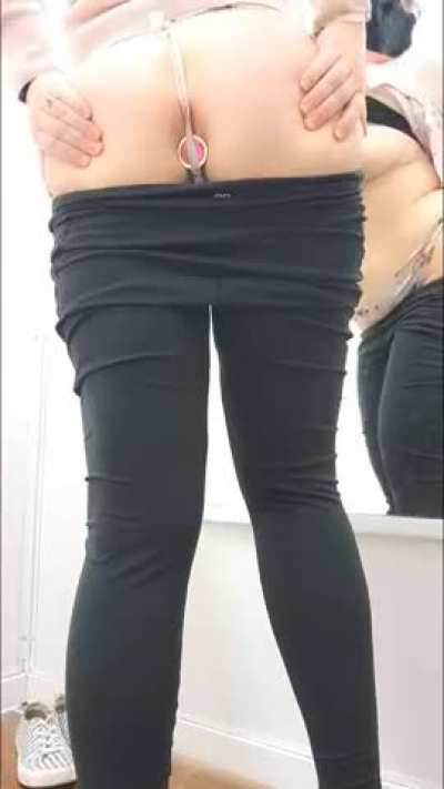 Curvy, nerdy, squirting milf 💦💁🏼‍♀<wbr>️ high quality content, kinky bdsm fun, friendly chats and the hottest customs you can find 🖤