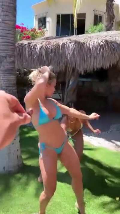 Fit girls vs Bug