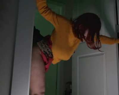 Velma gets caught by a monster (bigh<wbr>titty<wbr>gothe<wbr>gg) [Scooby-Doo]