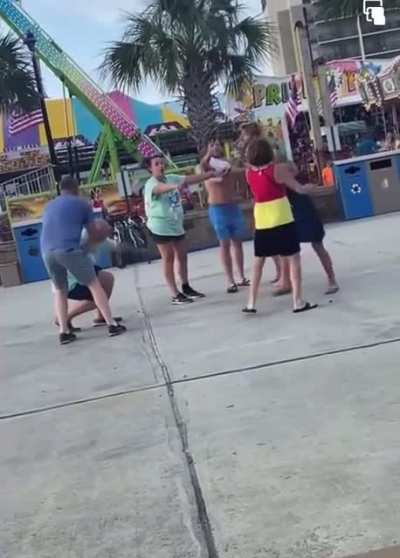 Carolina Beach Fight- Not my video, but needed to post to Reddit for someone to please give me the context here. I am begging for it!