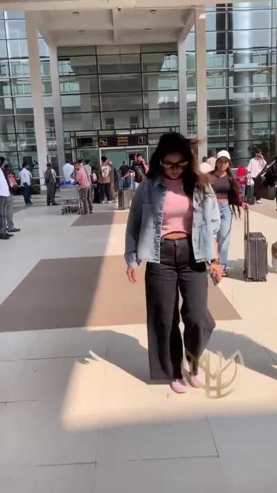 Shehnaaz Gill clicked at Chandigarh airport today ❤️