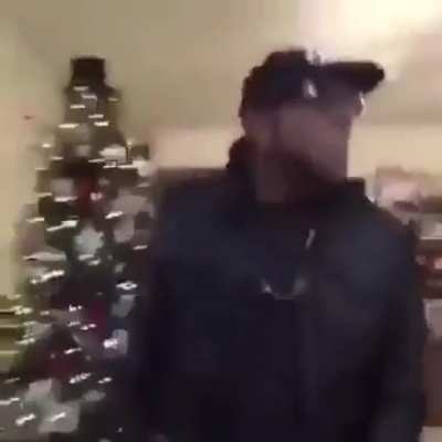 That's how he wish Happy new year to his homies