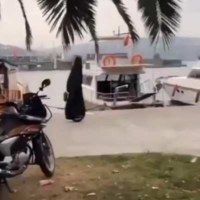 bu amk ruh emicisinin karanlıkta üzerinize doğru geldiğini hayal edin amk çok korkunç