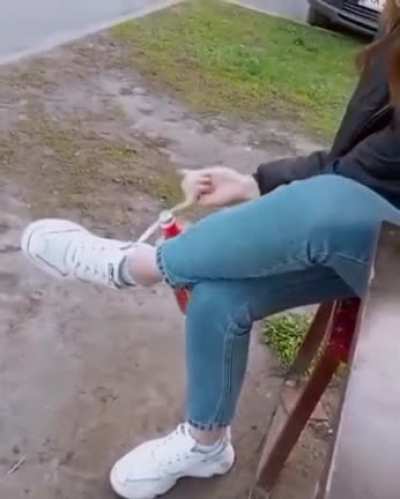HMB wanna see something her dad taught her?
