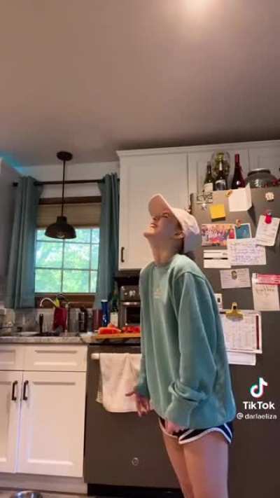 Kiss Me! Her tiktok is @darlaeliza