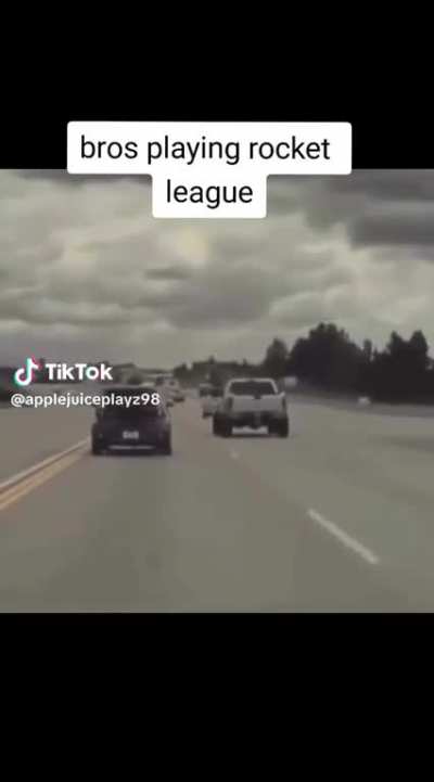 pedro jogando rocket