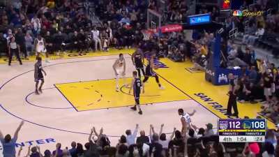 [Highlight] Steph Nowitzki with the turnaround fadeaway in the post to cut the lead to 2