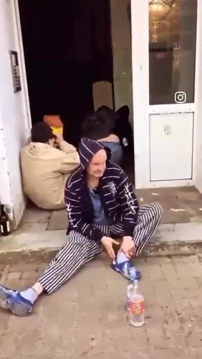 Lambert helf sie doch mal