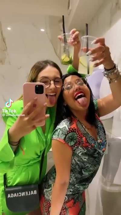 Sofia Dalle Rive lingu<wbr>a👅+cu<wbr>lo e twerk🍑