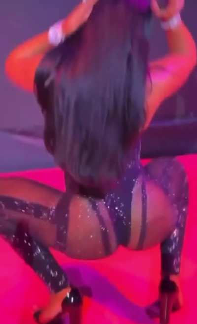 Meg Slow-<wbr>Mo😍🍑