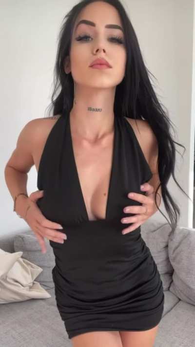 i'm just a horny girl trying to get your attention