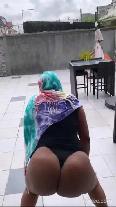 the dimplenipple, booty of a DJ🍑🍑💦<wbr>😈