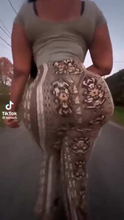 🧟‍♂️🍑