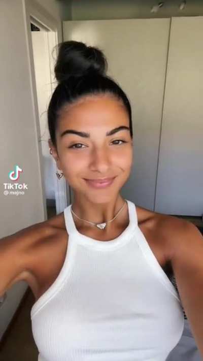 Elisa Maino tette<wbr>🍐+Cul<wbr>o🍑