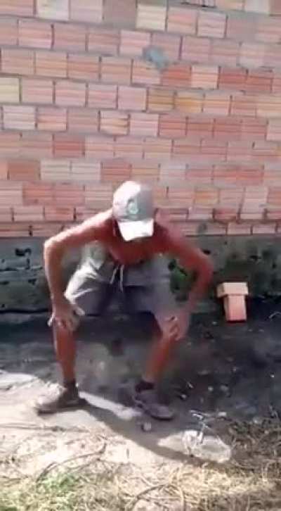 Eu me aquecendo para assistir a Live do Otávio