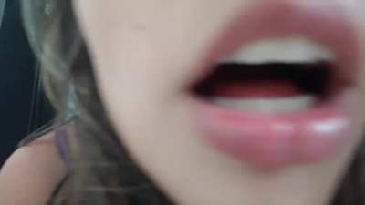 Jessy ASMR - Mouth sounds and fabric scratching