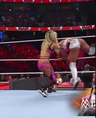 Bianca Belair wedgie